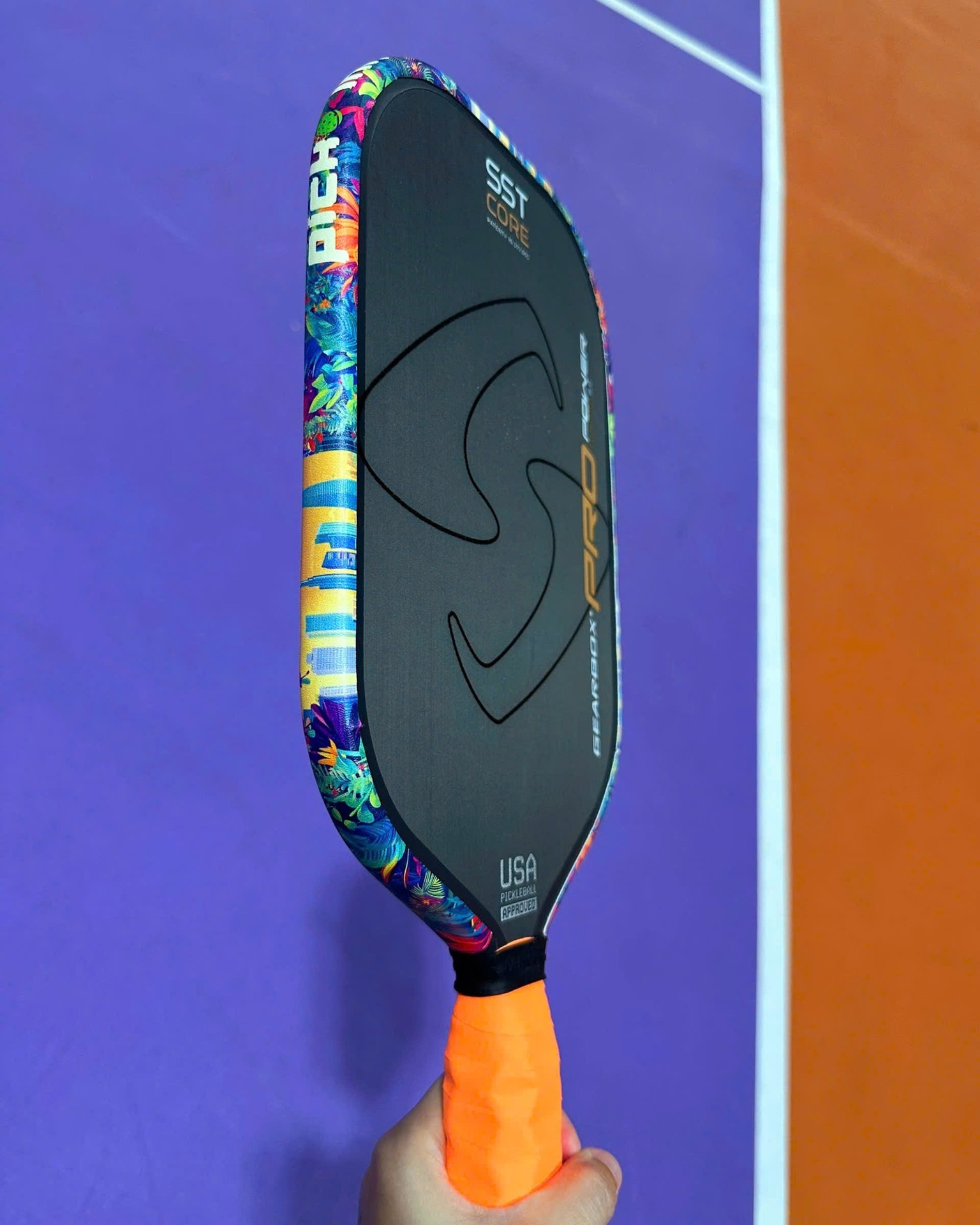pickoinn-mieng-dan-bao-ve-pickleball-khong-chi-dep-ma-con-bao-ve-vot-pickleball-cua-ban